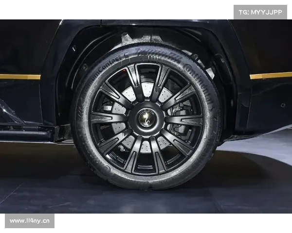 仰望U8L预售130万元,比揽胜还大,用的什么轮胎? 仰望U8L预售130万元,比揽胜还大,用的什么轮胎?