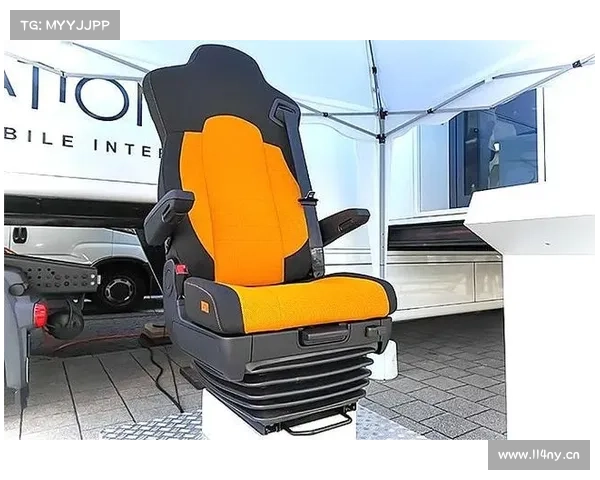 伊思灵华泰座椅“标配”华菱H9 联手为运输人带来高端舒适驾驶环境