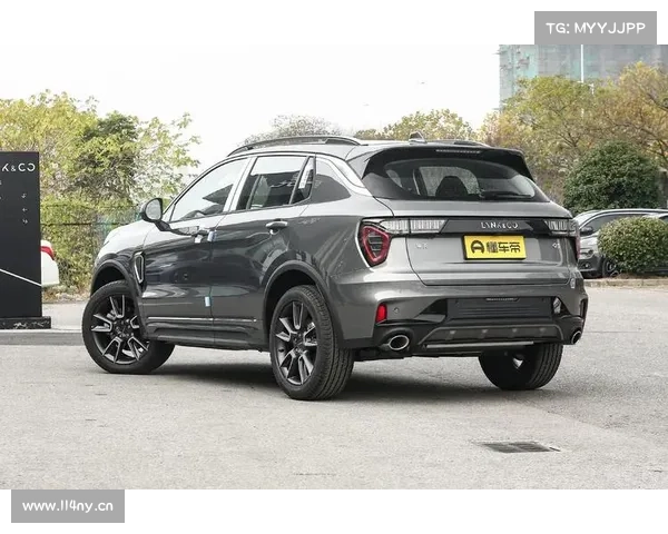 优惠后11.88万起,动力强配置高,领克01对比丰田RAV4荣放 优惠后11.88万起,动力强配置高,领克01对比丰田RAV4荣放